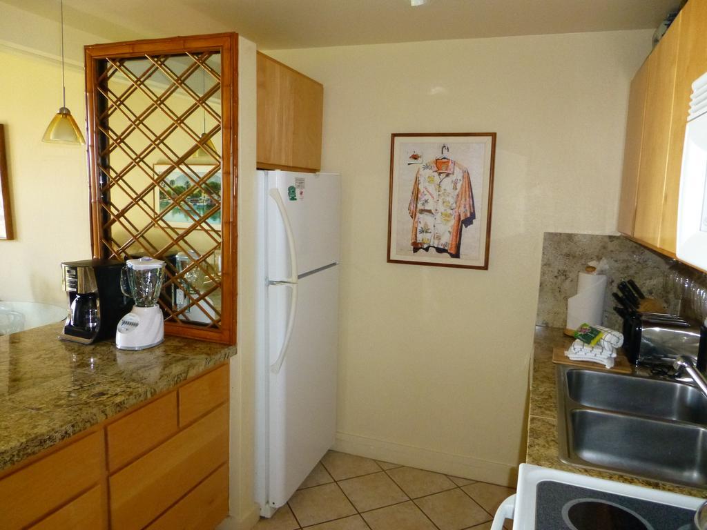 Mahina Surf 220 By Redawning Aparthotel Lahaina Esterno foto