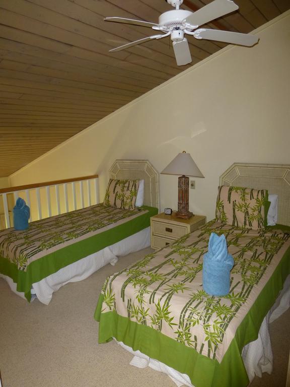 Mahina Surf 220 By Redawning Aparthotel Lahaina Esterno foto